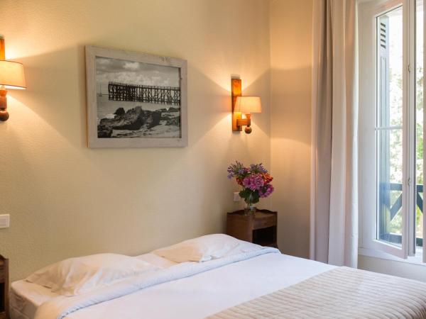 Hotel Saint Paul : photo 3 de la chambre chambre double - côté bois 