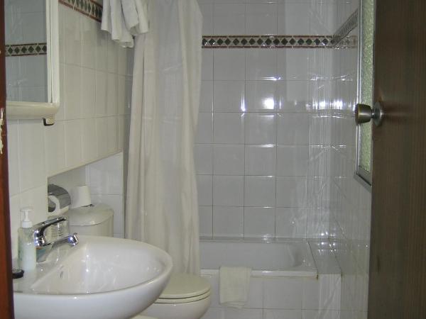 Pension Gala : photo 1 de la chambre chambre simple avec salle de bains commune