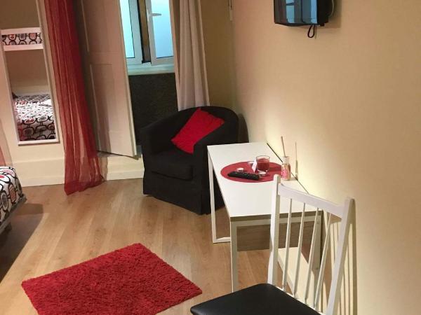 Jualis Guest House : photo 1 de la chambre grande chambre double