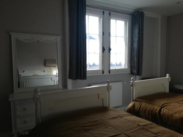 La Capitainerie : photo 1 de la chambre chambre lits jumeaux avec salle de bains privative