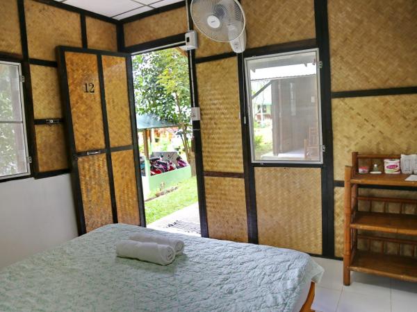 TP Hut Bungalows : photo 4 de la chambre bungalow standard avec ventilateur