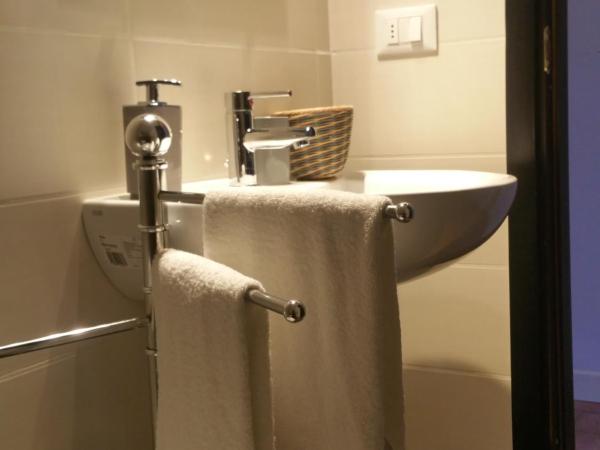 B&B Villa Regina : photo 3 de la chambre chambre lits jumeaux spacieuse