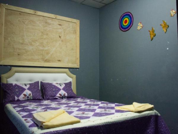 Sook Jai Guest House : photo 3 de la chambre chambre double avec salle de bains privative