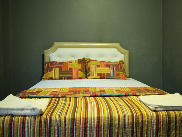 Sook Jai Guest House : photo 5 de la chambre chambre double avec salle de bains privative