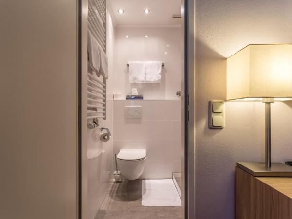 Hotel Wetterstein : photo 4 de la chambre chambre double confort - vue sur cour