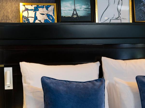 Hotel de Neuville Arc de Triomphe : photo 2 de la chambre chambre lits jumeaux classique