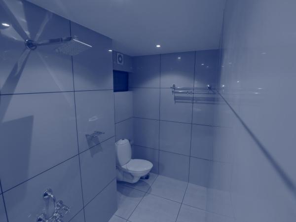 Roses Inn Fortkochi : photo 8 de la chambre chambre deluxe double ou lits jumeaux