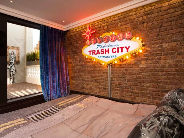 The Exhibitionist Hotel : photo 1 de la chambre suite trash city 