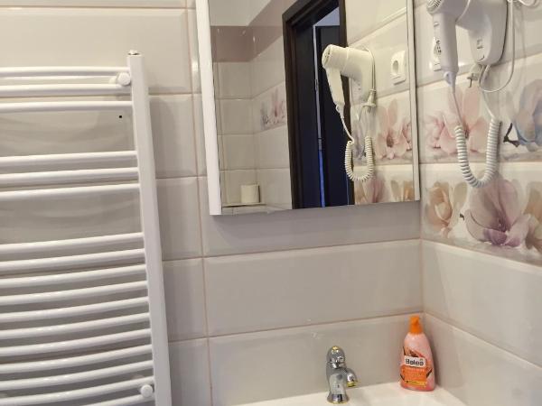 Mosoly Szallashely : photo 5 de la chambre chambre double deluxe avec baignoire