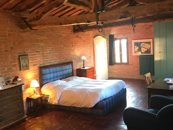 Castello Delle Quattro Torra : photo 7 de la chambre chambre double avec lit d'appoint