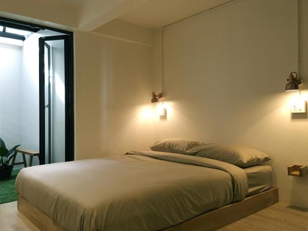 Monomer Hostel Bangkok : photo 1 de la chambre chambre double deluxe avec salle de bains privative