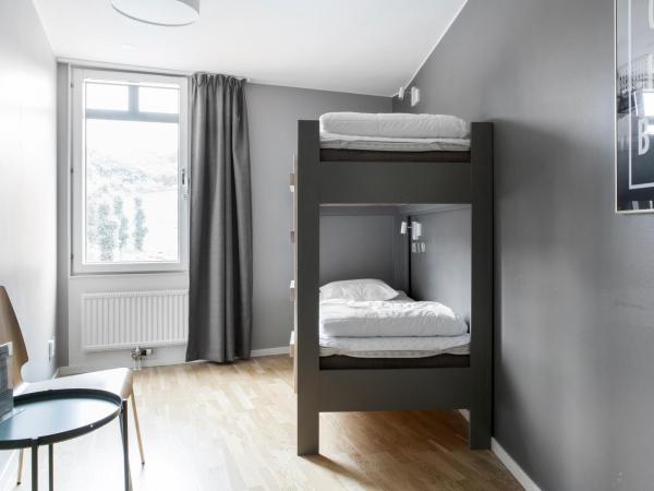 Linnéplatsens Hotell & Vandrarhem : photo 2 de la chambre chambre lits jumeaux Économique avec salle de bains commune