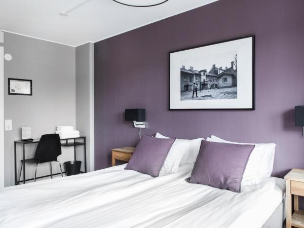 Linnéplatsens Hotell & Vandrarhem : photo 3 de la chambre chambre double standard avec salle de bains commune