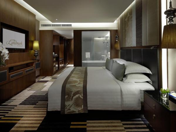 The Landmark Bangkok - SHA Extra Plus : photo 9 de la chambre suite familiale