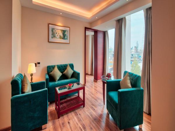 Golden Tulip Essential Jaipur : photo 3 de la chambre suite (1+1 happy hour from 11am - 6pm) 