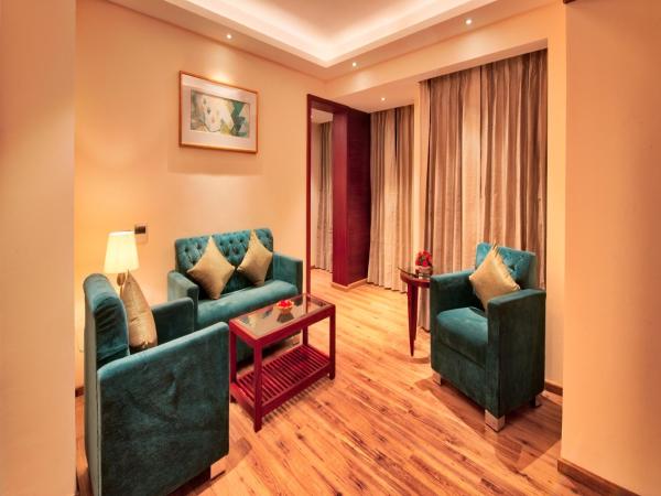 Golden Tulip Essential Jaipur : photo 4 de la chambre suite (1+1 happy hour from 11am - 6pm) 