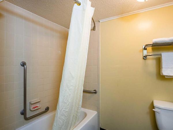 Econo Lodge : photo 8 de la chambre chambre double avec 2 lits doubles - non-fumeurs