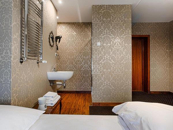 Matejki 8 : photo 4 de la chambre deluxe single room with open bathroom