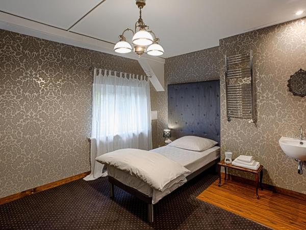 Matejki 8 : photo 3 de la chambre deluxe single room with open bathroom