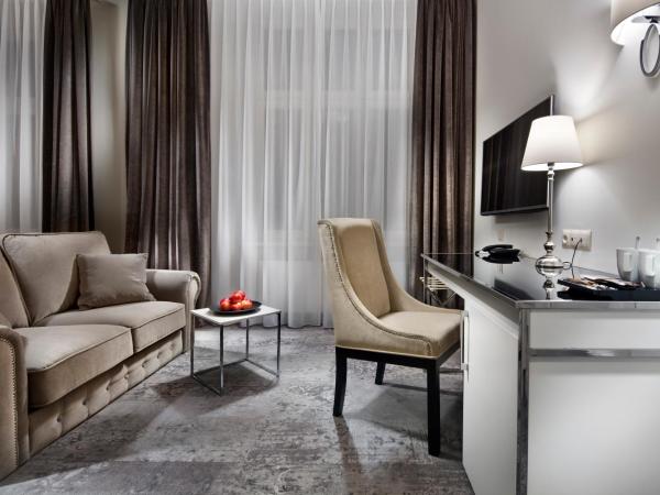 Wyndham Grand Krakow Old Town : photo 5 de la chambre chambre lit queen-size deluxe - non-fumeurs