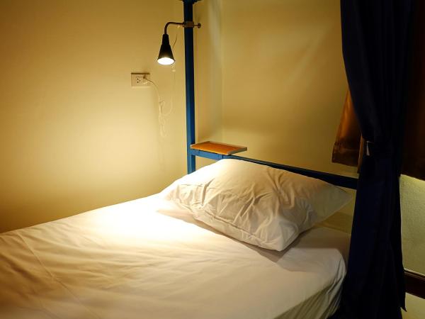 Happy Hostel : photo 2 de la chambre lit dans dortoir mixte de 8 lits 