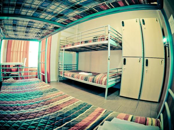 Be Zaragoza Hostel : photo 1 de la chambre lit dans un dortoir de 4 lits