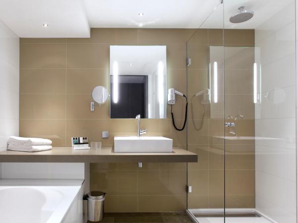 Van der Valk Hotel Haarlem : photo 2 de la chambre chambre triple confort plus