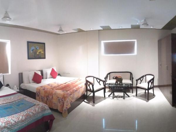 Hotel Karan Vilas : photo 6 de la chambre chambre quadruple - vue sur jardin