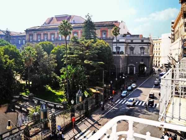 I Giardini Del Re : photo 5 de la chambre chambre double avec balcon - vue sur mer