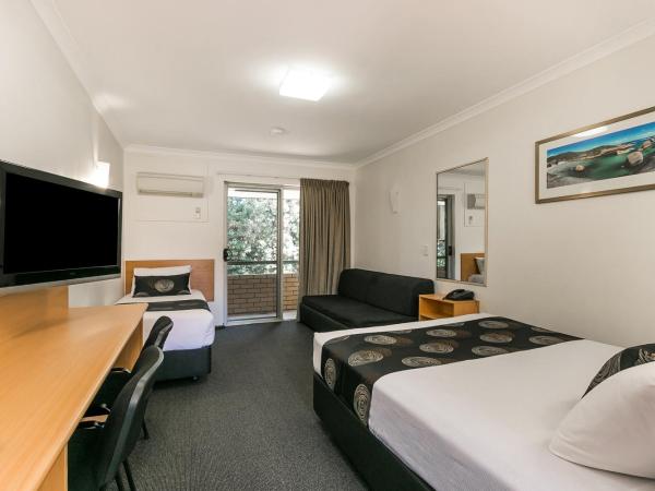 Flag Motor Lodge : photo 5 de la chambre superior room with balcony or garden patio