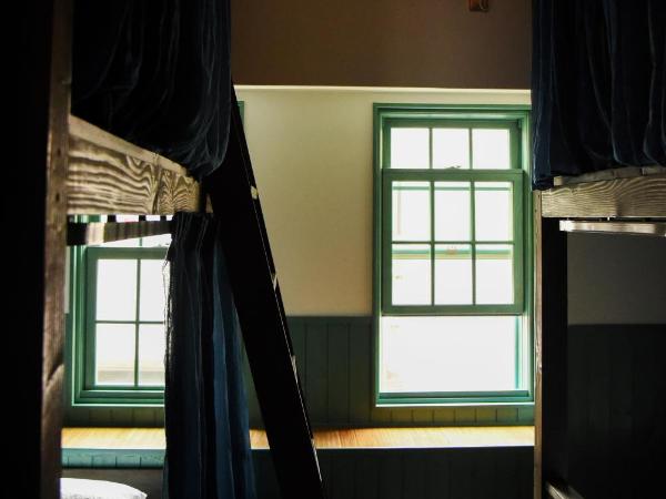 CoBo Hostel : photo 2 de la chambre lit superposé dans dortoir mixte