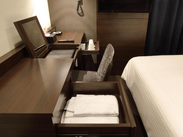 Red Roof Inn & Suites Osaka Namba Nipponbashi : photo 10 de la chambre chambre double standard avec douche