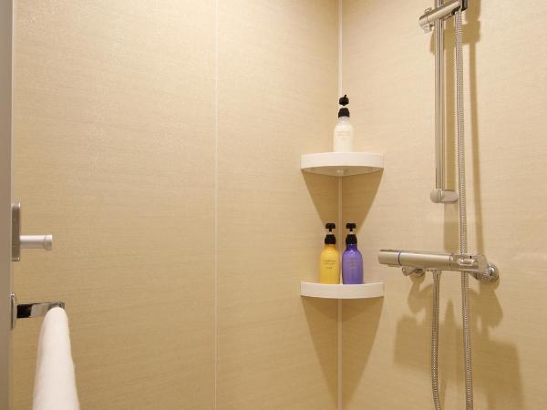 Red Roof Inn & Suites Osaka Namba Nipponbashi : photo 8 de la chambre chambre double standard avec douche