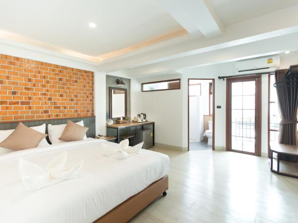 The Old City Wall Inn : photo 2 de la chambre chambre double - vue sur jardin