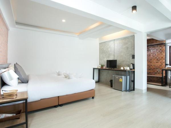 The Old City Wall Inn : photo 1 de la chambre deluxe garden double with bathtub