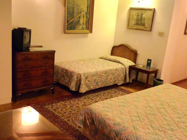 Classic Hotel : photo 2 de la chambre chambre triple