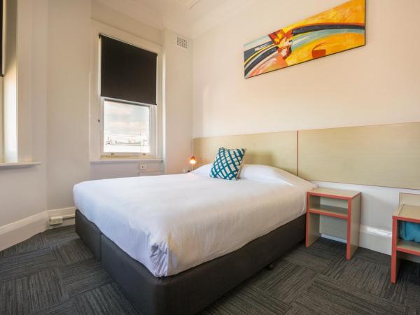 Melton Hotel Auburn : photo 5 de la chambre economy king & single with shared bathroom