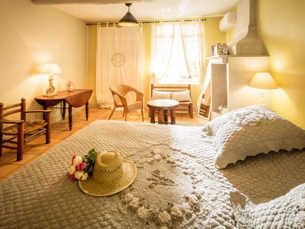 Château le Bouïs : photo 5 de la chambre chambre triple classique