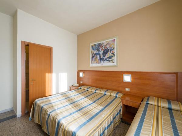 Hotel Moderno : photo 7 de la chambre chambre triple