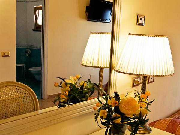 Hotel La Vue d'Or : photo 6 de la chambre chambre double avec balcon - vue sur mer