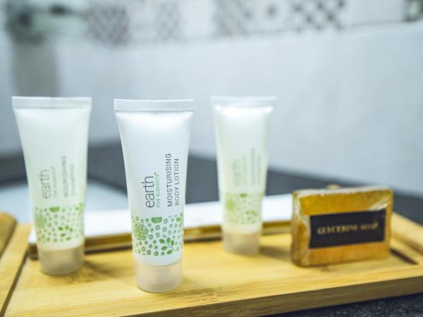 Sidra Pristine Hotel and Portico Halls : photo 5 de la chambre chambre familiale avec balcon