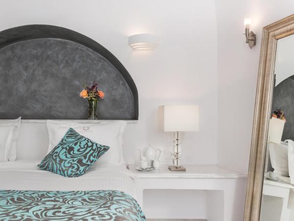 Anteliz Suites : photo 8 de la chambre suite de maître avec vue sur la caldeira
