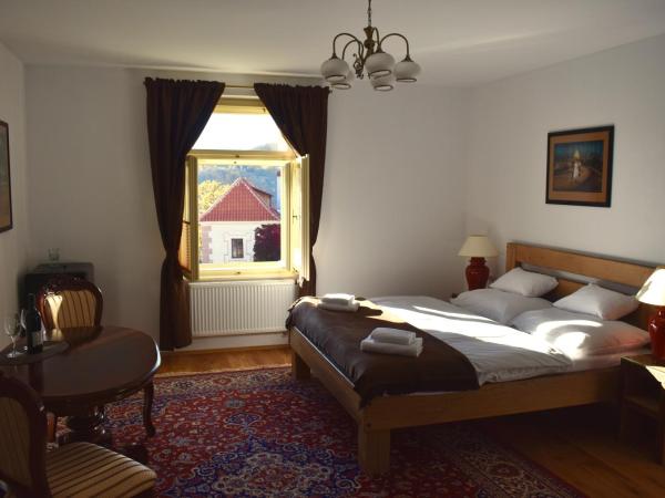 1st Republic Villa - Adults only : photo 1 de la chambre chambre double deluxe avec vue sur château