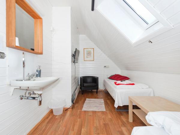 Stavanger Bed & Breakfast : photo 1 de la chambre chambre lits jumeaux avec salle de bains commune