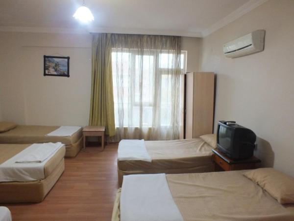 Uyar Palace : photo 3 de la chambre dortoir mixte 