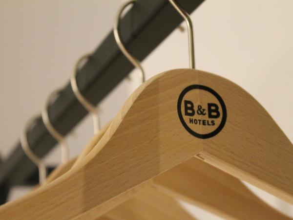 B&B HOTEL Lille Centre Grand Palais : photo 9 de la chambre chambre double