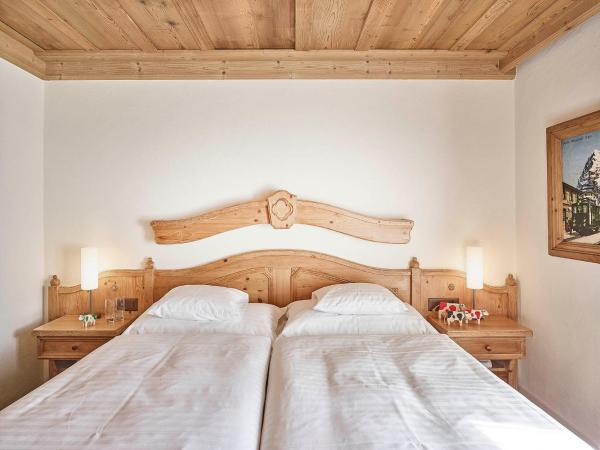 Hotel Schönegg : photo 4 de la chambre petite chambre double avec balcon - vue sur montagne