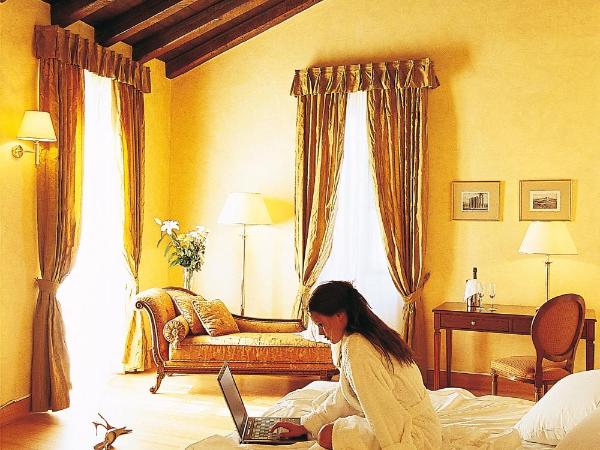 Siora Vittoria Boutique Hotel : photo 7 de la chambre suite avec vue sur la forteresse