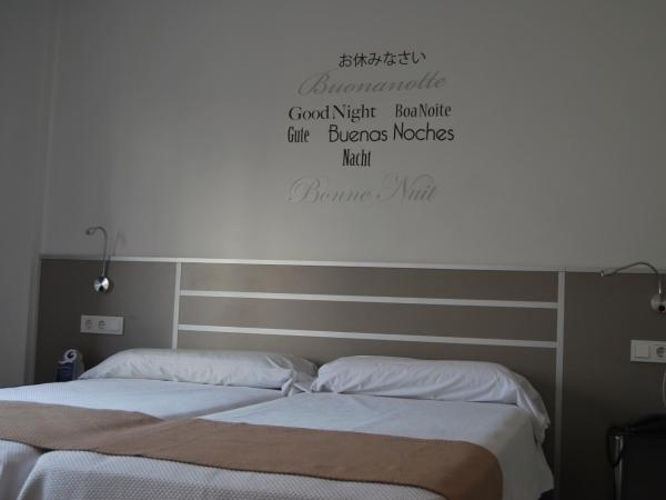 Estudiotel Alicante : photo 7 de la chambre chambre quadruple