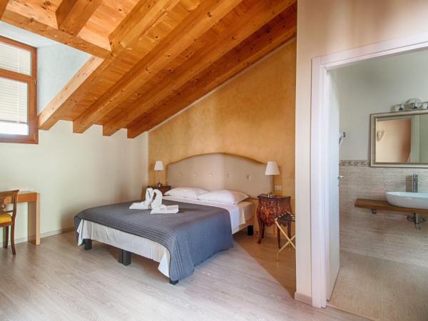 Lady Verona Residence : photo 1 de la chambre chambre double standard mansardée